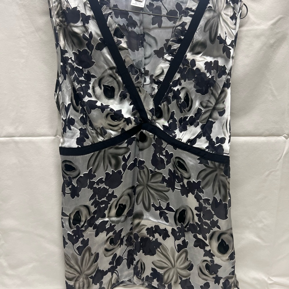 White House Black Market Floral Black and Gray Women's Top